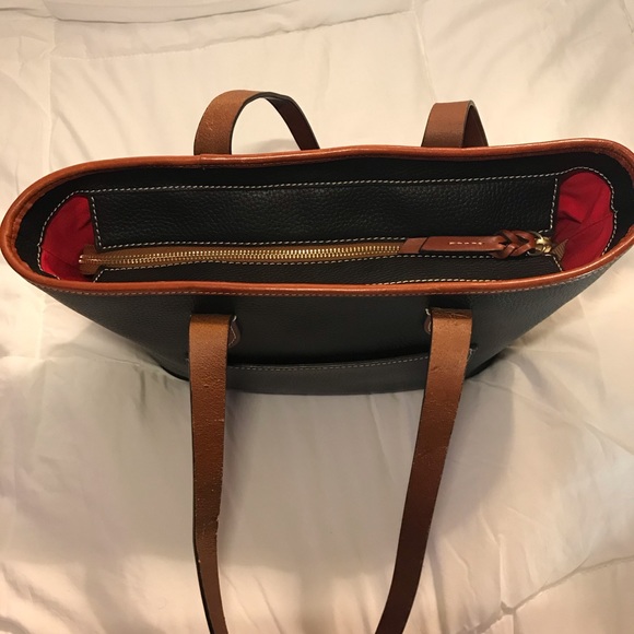 Beautiful classic Dooney and Bourke - Picture 5 of 10